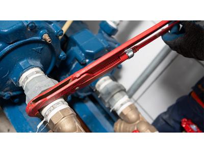 تاسیسات برق کشی-نصب پمپ آب ، منبع و تنظیم فشار آب