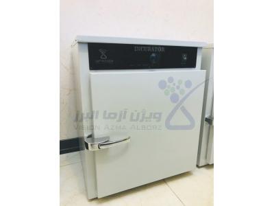 انکوباتور آزمایشگاهی