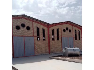 نصب پشم شیشه و ورق گالوانیزه سوله