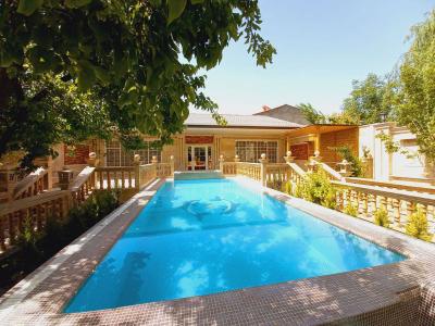 1000 متر باغ ویلای لوکس استخردار در شهریار