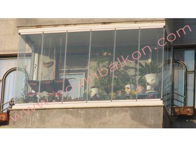 طراح و اجرا کننده دیواره های متحرک شیشه ای و بالکن شیشه ای تاشو