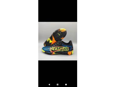 تولیدی کفش اولدوز آراز   تولید و پخش کفش کارگری تمام چرم و کفش ورزشی فوتبال در تبریز