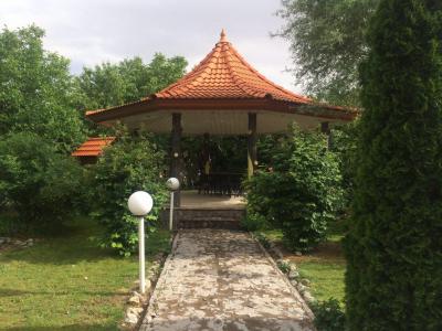  فروش باغ ویلا 2400 متری در خوشنام(کد286)