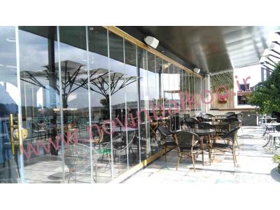 پنجره شیشه ای-تبدیل کافه ها،رستوران ها و هتل ها  به محیطی کاربردی در تمام فصول سال