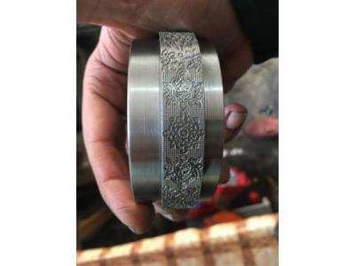 آموزش و ارائه خدمات آبکاری ، قالب سازی ، حکاکی ، اسیدکاری ، پرسکاری و  طراحی سکه یاد بود