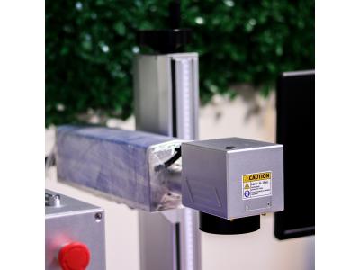 دستگاه فایبر لیزر حکاکی و برش ( 30 وات و 50 وات )