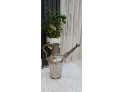 آفتابه مسی عتیقه  زیبا و تمیز کاملا نو