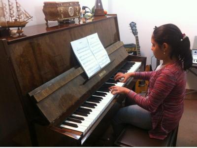 پیانو-آموزشگاه موسيقي در نارمك ، آموزش گيتار در نارمك