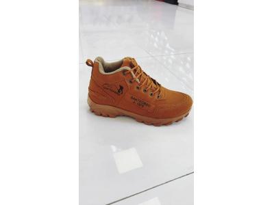 فروش کفش مردانه-تولید و پخش کفش اسپرت ورزشی مردانه و زنانه ارشیا 