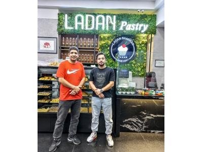 طراحی و اجرای دیوار گل مصنوعی-دیوار سبزمصنوعی-ساخت درخت شکوفه مصنوعی- ساخت درخت نخل مصنوعی و اجرای محوطه سبز با گلها و گیاههان مصنوعی با کیفیت