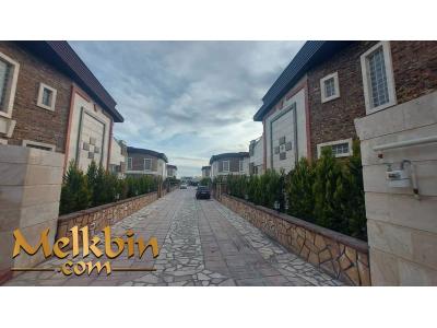 800 متر باغ ویلا  با 301 متر ویلا در شهریار