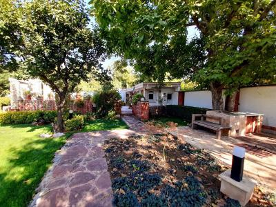 2150 متر باغ ویلای بسیار زیبا در شهرک زیبادشت