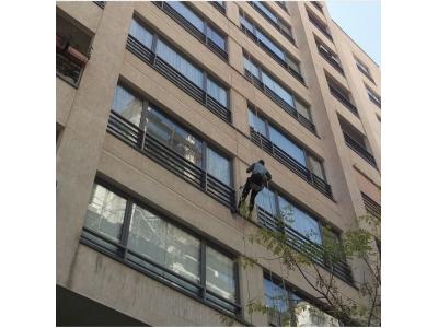 پیچ کردن سنگ نما ساختمان