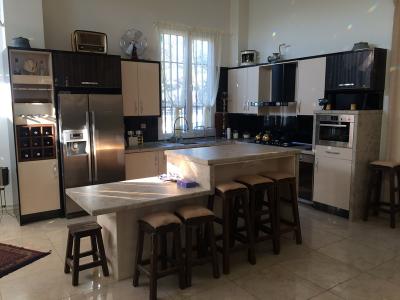  فروش باغ ویلا 850 متری در محمد شهر(کد215)