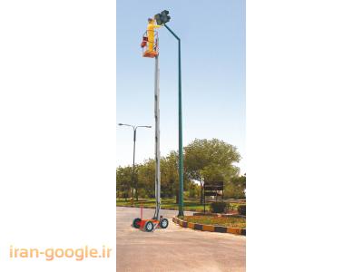 پارسیان بالابر تولیدکننده  انواع بالابرهای متحرک نفربر با سیستم الکتروهیدرولیک