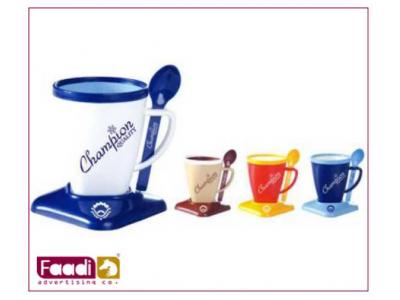 لیوان پلاستیکی تبلیغاتی به همراه زیر لیوانی