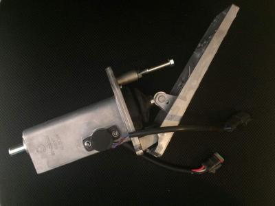 پدال گاز برقی لودر کوماتسو ۳-۶۰۰ ژاپن اصل